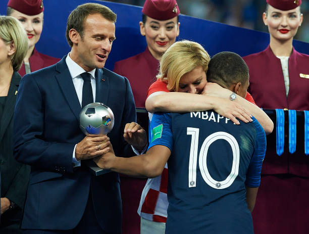 球員對她都 球員對她都