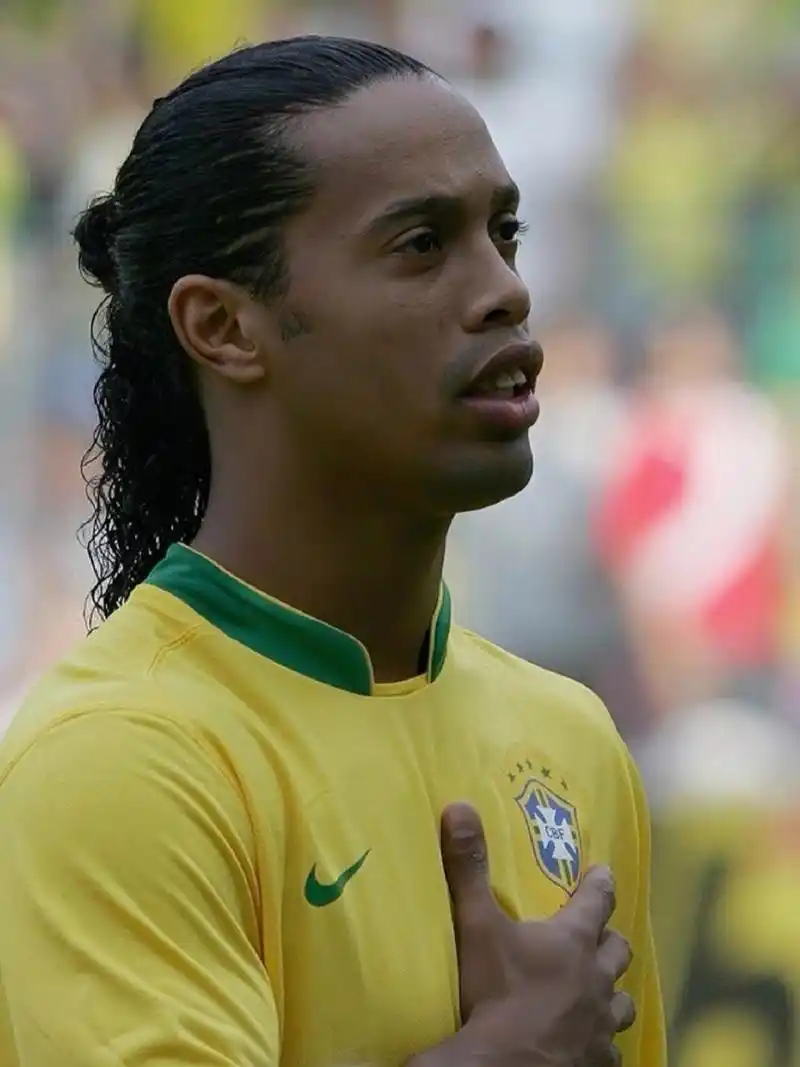 也是国际足 也是国际足