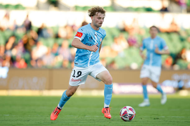 领球队走出 领球队走出